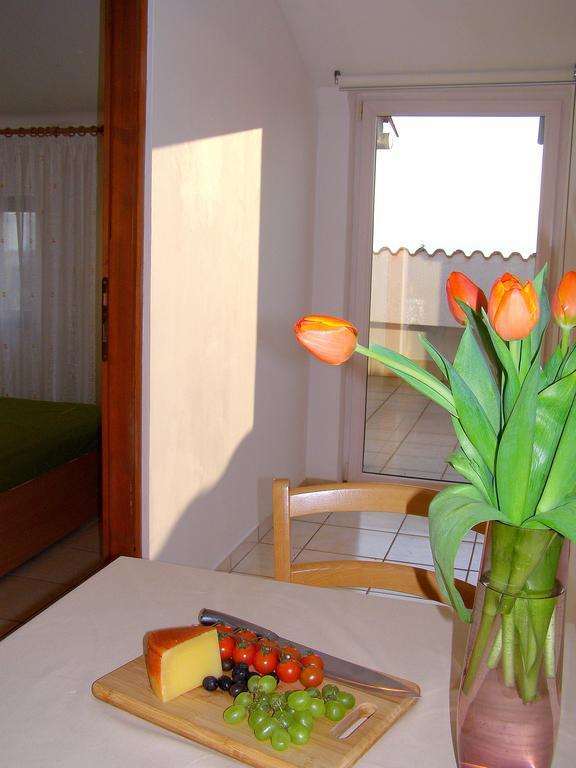 Apartments Renata Pinezići Kamer foto
